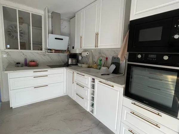Apparemment 80 m2 a Valras sans travaux à prévoir à 10 minutes à pied du centre-ville 