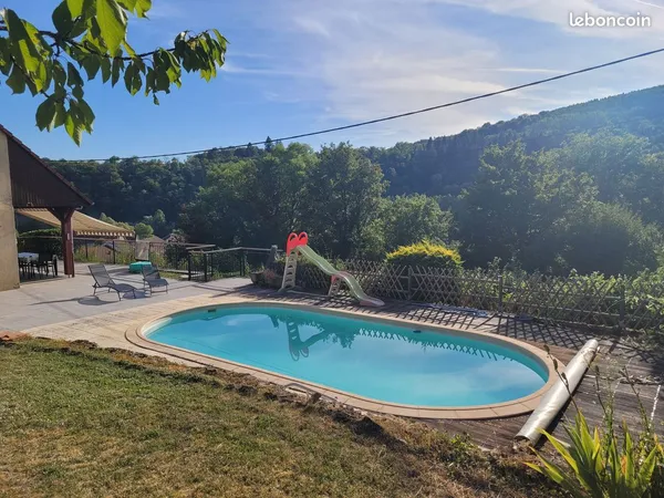 Maison familiale 170 m² avec piscine et vue sur la Loue 