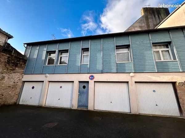 Parking/box 1 pièce 63 m² 