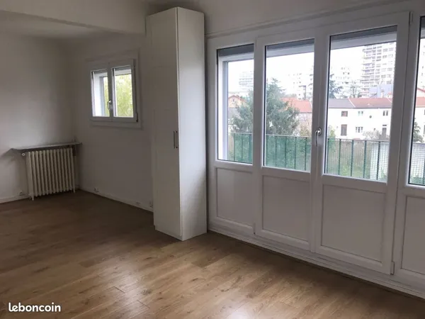 Studio 1 pièce 26 m² 