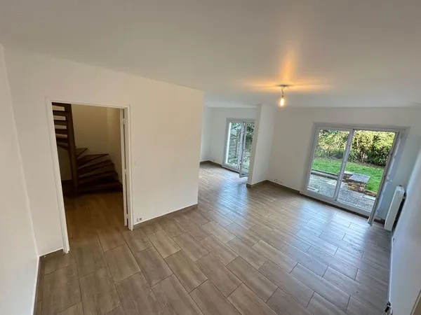 Duplex 80 m² avec jardin, garage,cellier et 2 salles de bain 