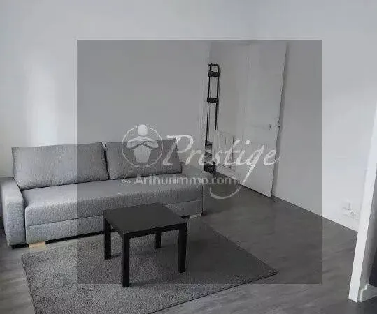 Studio 1 pièce 30 m² 