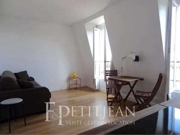 STUDIO MEUBLE - TROCADERO 
