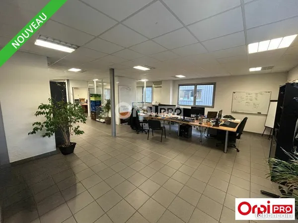 Bureau 124 m² 