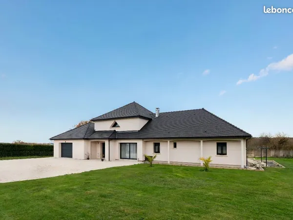 Maison 6 pièces 252 m² 