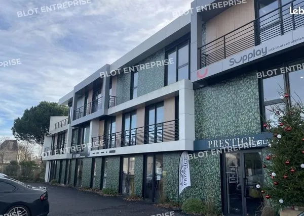 Bureaux 85 m² 