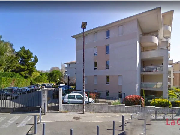 T2 AVEC GARAGE ET BALCON QUARTIER SAINTE ANNE 13008 