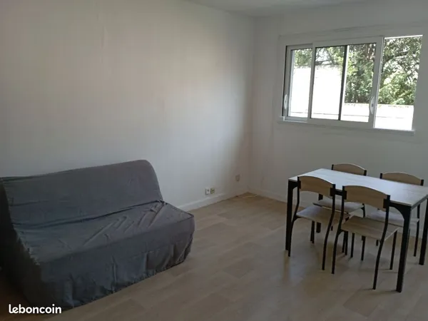 Studio meublé à louer 