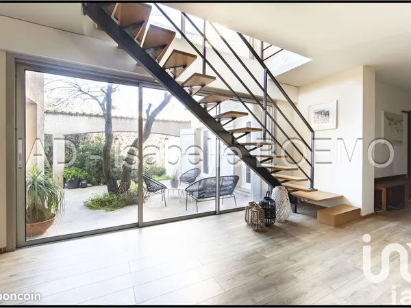 Maison 9 pièces 215 m² 