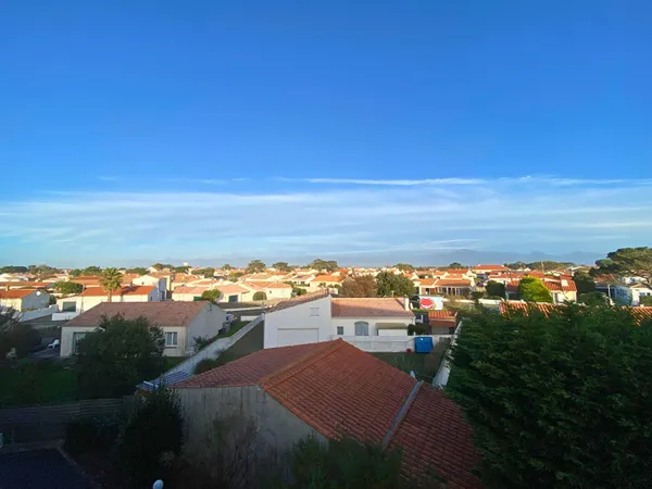 STUDIO AVEC MEZZANINE SUR LA CORNICHE DE SAINT HILAIRE DE RIEZ 