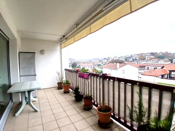Type 3 avec ascenseur, terrasse, parking et grande cave au p 