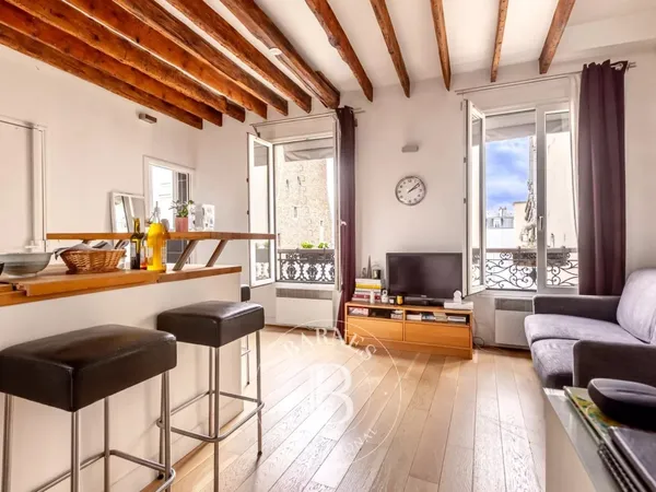 PARIS 17 - BATIGNOLLES - DERNIER ETAGE - LUMINEUX 