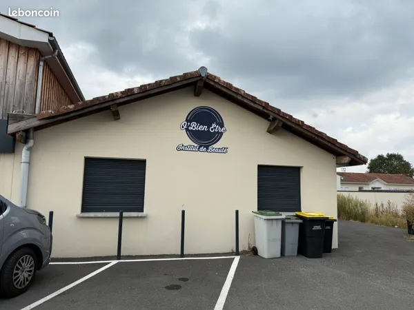 Local commercial de 80 m2. 900HT Hors charges 