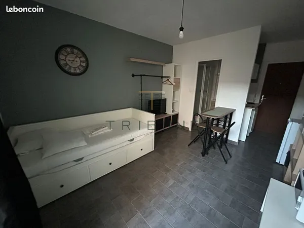Studio 1 pièce 18 m² 