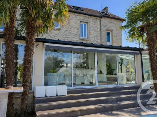 Maison 7 pièces 285 m² 