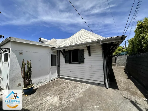 SAINT JOSEPH LITTORAL 97480 - MAISON PLAIN PIED - GARAGE - E 