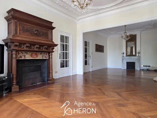 MONTEREAU BOURGEOISE 240 M2 6 CHAMBRES JARDIN D'AGREMENT 