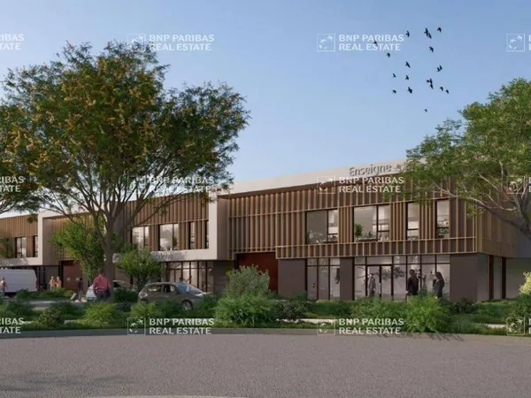 Local d'activité 9290 m² 
