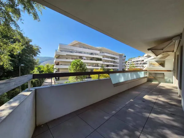 Appartement 4 pièces 76 m² 