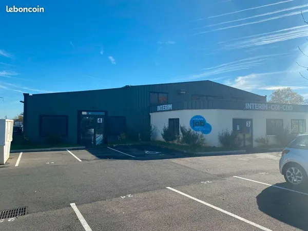 Local d'activité 1 579 m² 