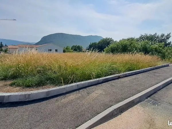 Terrain 402 m² Laragne Monteglin 