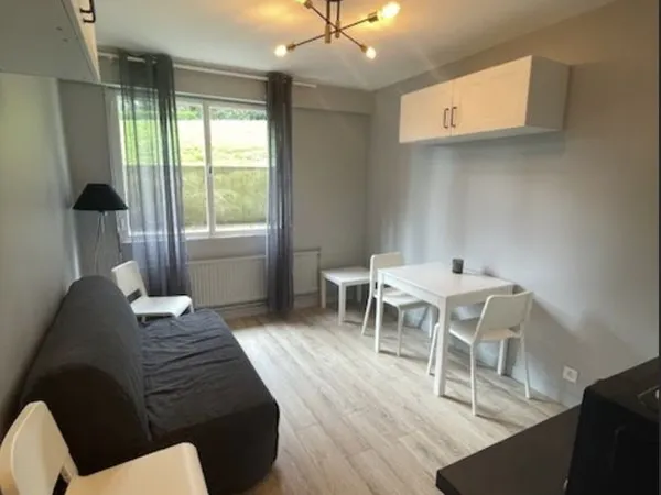 Studio 1 pièce 17 m² 