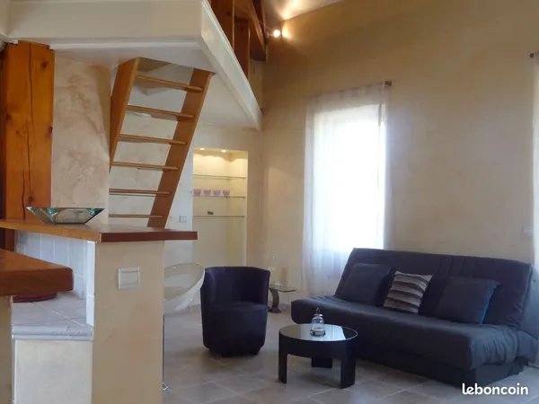 Appartement situé dans un grand parc privé vue sur la baie de Cannes et Suquet 