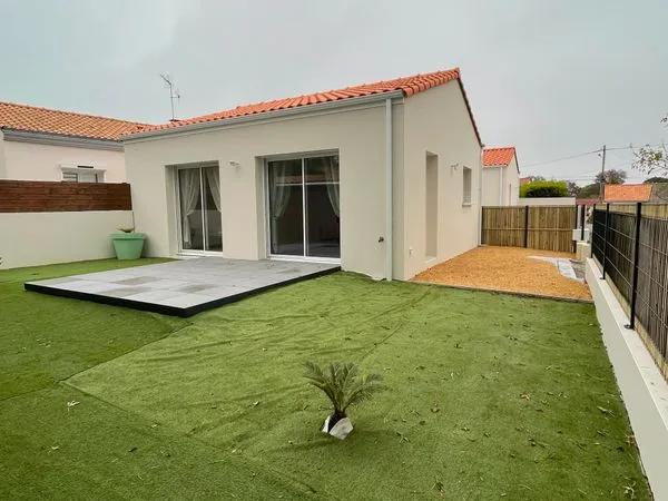 À louer maison neuve meublée 