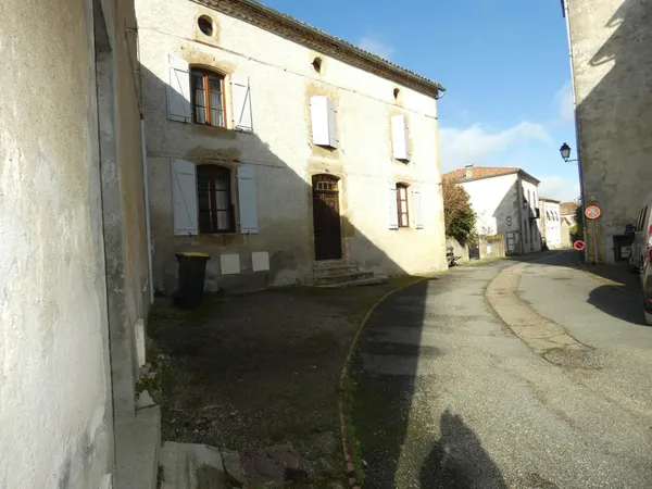 Belle demeure dans un quartier historique 