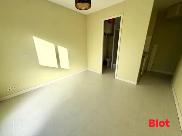 Appartement 1 pièce 15 m² 