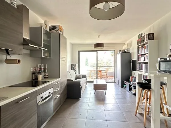 Studio 1 pièce 28 m² 