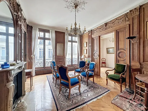 PARIS 8 - SAINT AUGUSTIN - 7 pièces de 136m² 
