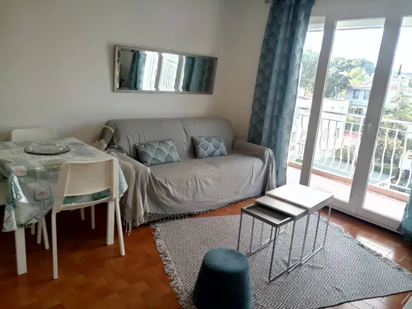 Studio 1 pièce 27 m² 