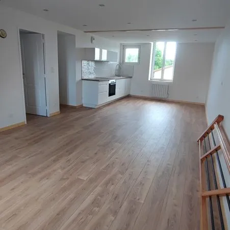 F3 t3 bis duplex comme neuf au 1er etage 