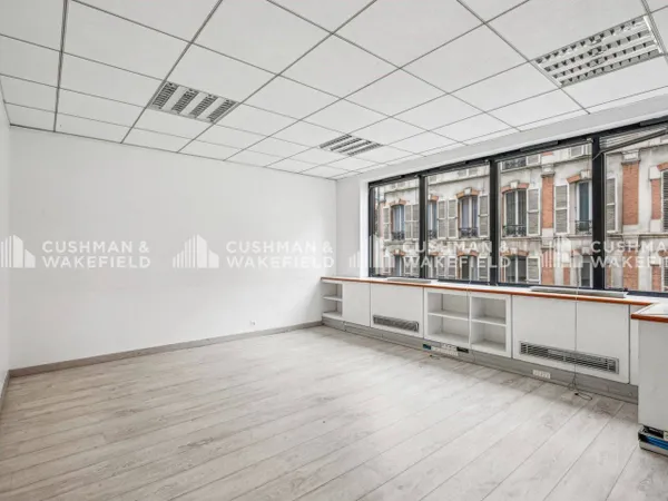 Bureaux 181 m² 