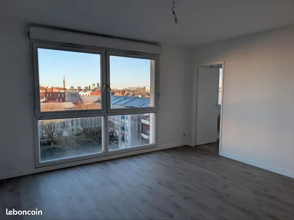 Lille Moulins - T2 lumineux 38 m² - Parking sécurisé - Métro L2 