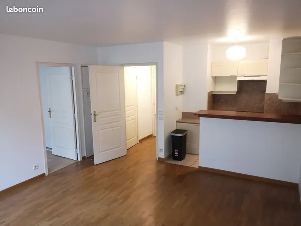 LOCATION APPARTEMENT 2 PIECES + PARKING - Charenton le Pont - Quartier Liberté 