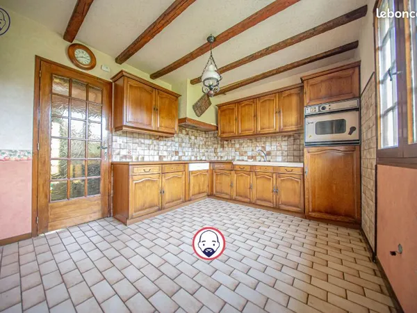Pavillon 10 pièces 101 m² 