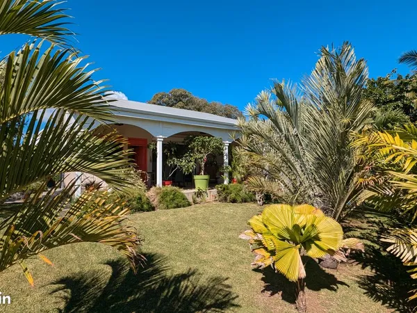 Villa F5 lumineuse, très ventilée, VUE DEGAGEE avec aperçu mer - Hauteurs de COLIN 