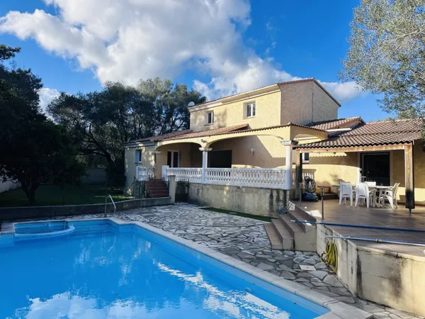 Maison 6 pièces 180 m² 