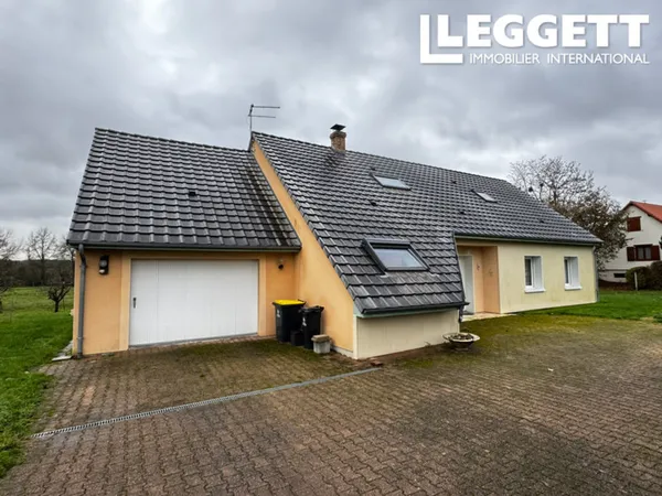 Maison familiale spacieuse de 4 chambres sur un terrain de 1€600€m² 