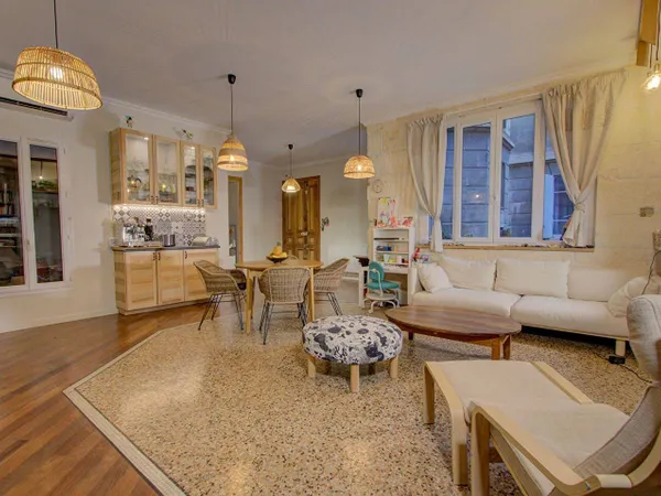 Appartement 5 pièces 140 m² 