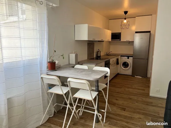 Appartement F2 47 M2 et parking LMNP 