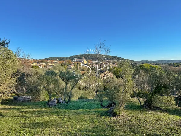 Lorgues A vendre - Terrain consctructible 1244 m² 