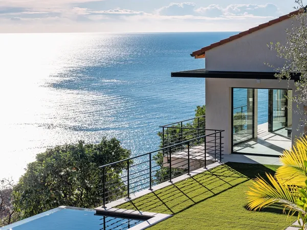 MAGNIFIQUE VILLA CONTEMPORAINE - VUE MER 