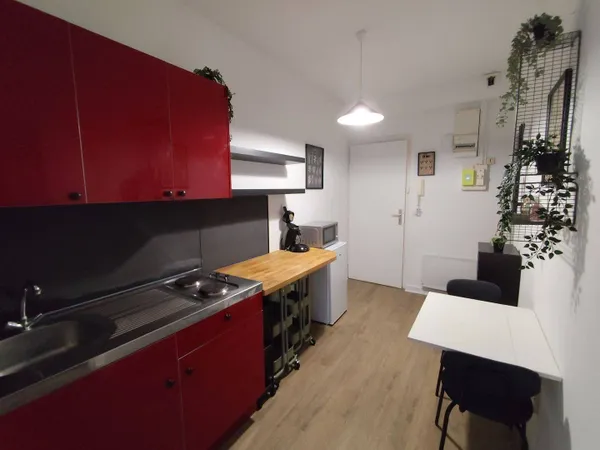 Studio 1 pièce 20 m² 