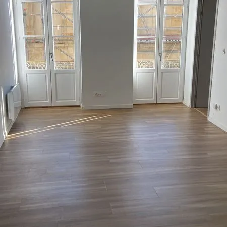 T3 neuf 2 eme etage avec place de parking 