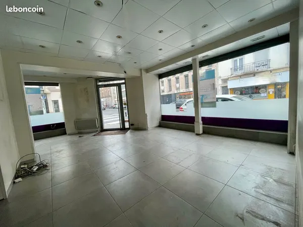 Local commercial 128 m² 