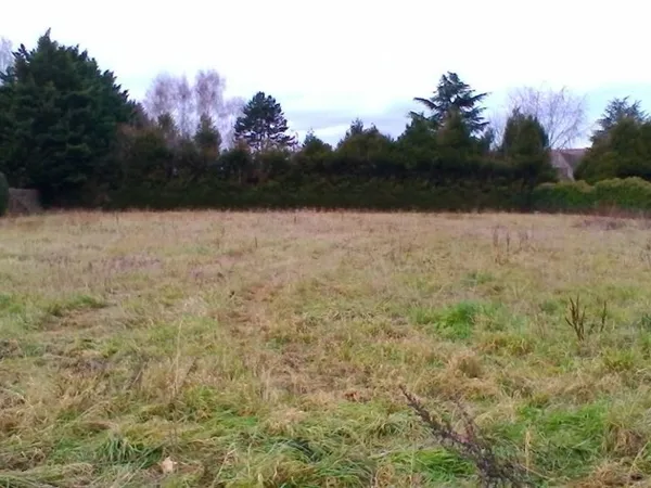 Terrain 700 m² 