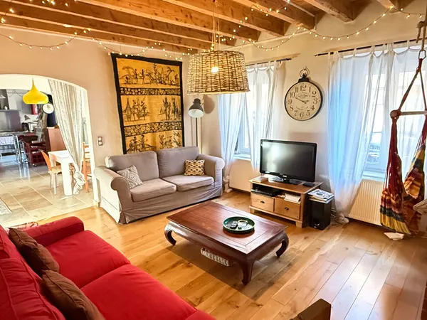 Maison en pierres avec jardin non attenant 